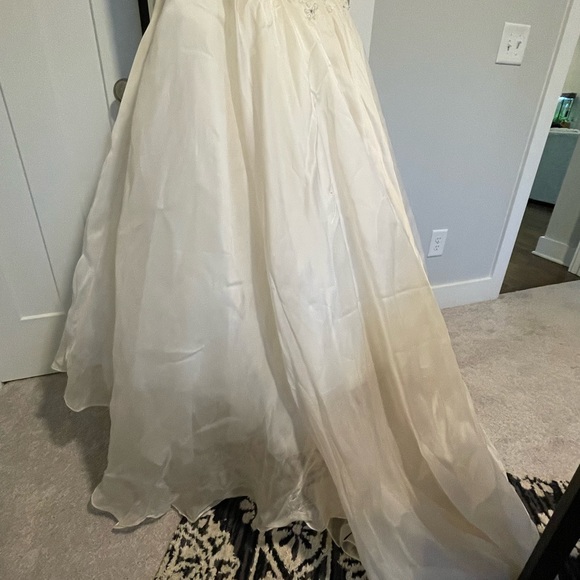 Martina Liana size 8 wedding gown 2014 collection - Picture 8 of 10